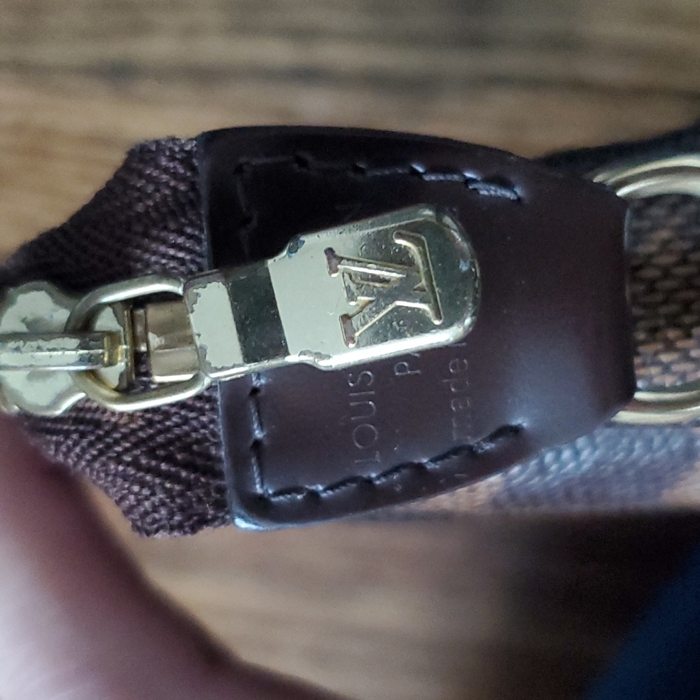 Louis Vuitton Damier Ebene Mini Pochette - EUC - Picture 6 of 16